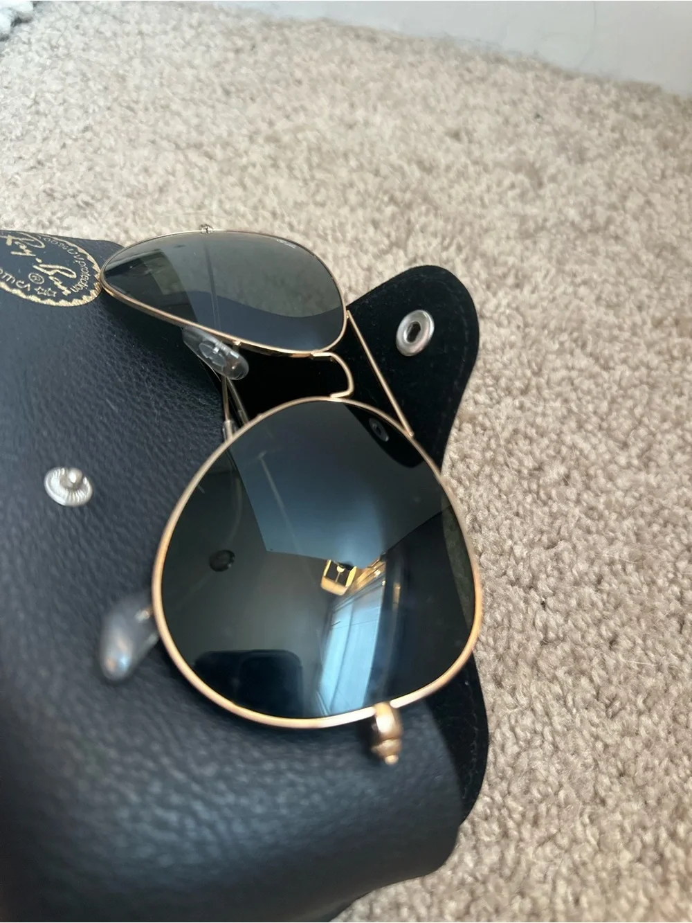 Ray-Ban Aviator Sunglasses - Gold Frame with Black/Dark Grey Lenses